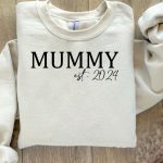 Mummy est . 2024 Sleeve Svg Design For Discount - Image 2